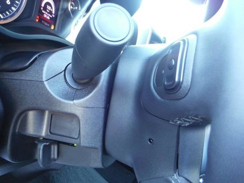 Certified 2026 RAM 2500 Big Horn AWD/4WD image 25