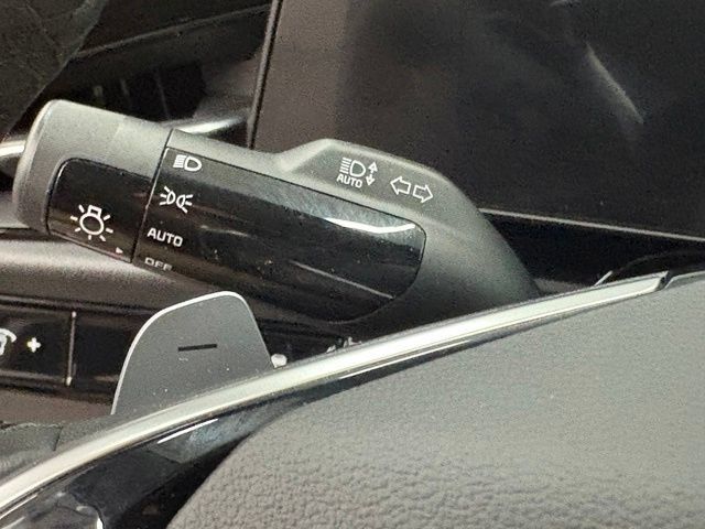 Used 2023 Kia Niro EX FWD image 17