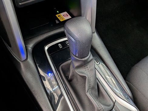 Certified 2023 Toyota Corolla Cross LE image 24