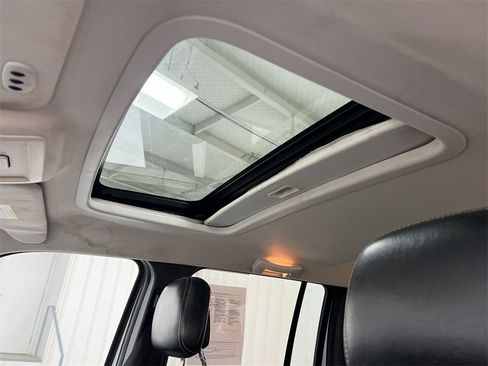 Used 2010 Jeep Liberty Limited image 17