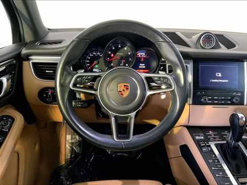 Certified 2018 Porsche Macan AWD/4WD image 15