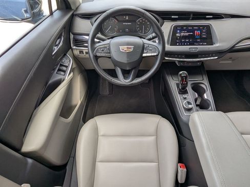 Used 2021 Cadillac XT4 Luxury w/ Cold Weather Package FWD image 14