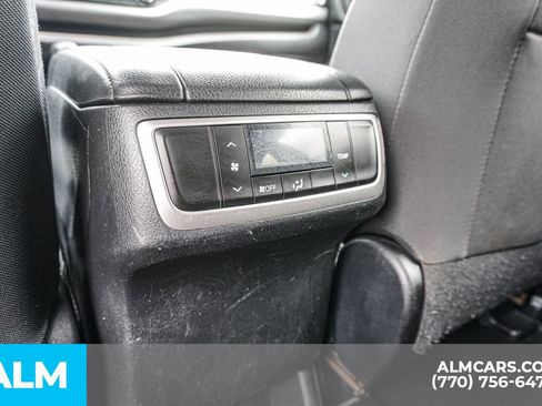 Used 2018 Toyota Highlander LE image 59