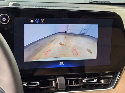 Used 2026 Chevrolet Equinox ACTIV FWD image 30
