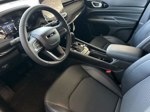 New 2026 Jeep Compass Latitude image 7