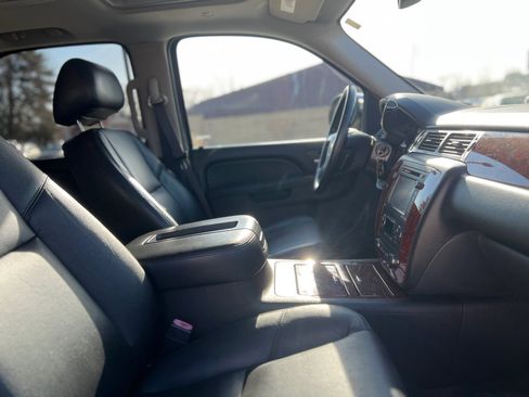 Used 2013 Chevrolet Tahoe LTZ image 41