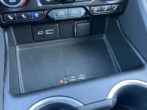 Used 2023 Chevrolet Suburban Premier image 28