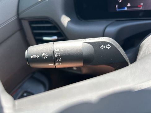 New 2026 Nissan Sentra SR w/ SR Premium Package FWD image 30