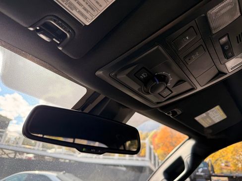 Used 2019 Toyota Tacoma TRD Off-Road AWD/4WD image 36