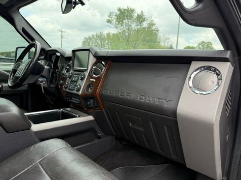 Used 2013 Ford F250 Lariat w/ Lariat Ultimate Pkg AWD/4WD image 25