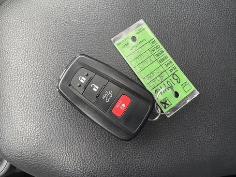 Certified 2025 Toyota RAV4 XLE image 28