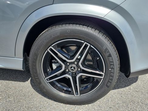 New 2026 Mercedes-Benz GLE 580 4MATIC image 5