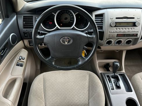 Used 2006 Toyota Tacoma PreRunner image 16