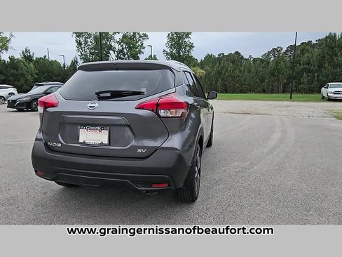 Used 2018 Nissan Kicks SV FWD image 28