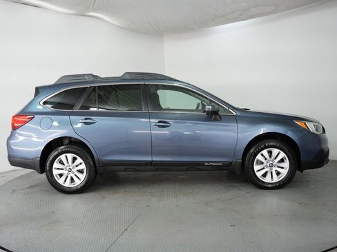 Used 2016 Subaru Outback 2.5i Premium AWD/4WD image 5