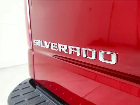 Used 2022 Chevrolet Silverado 1500 LT w/ Z71 Off-Road Package AWD/4WD image 38