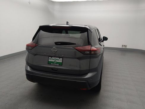 Used 2024 Nissan Rogue SV AWD/4WD image 7