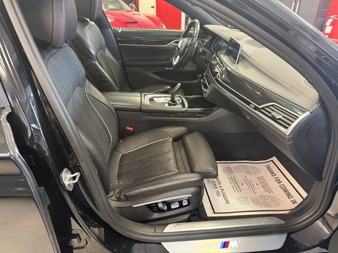 Used 2017 BMW 750i xDrive image 36