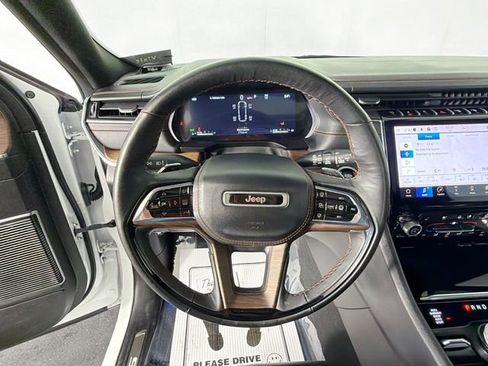 Used 2023 Jeep Grand Cherokee L Summit w/ Rear Seat Video Group I AWD/4WD image 11