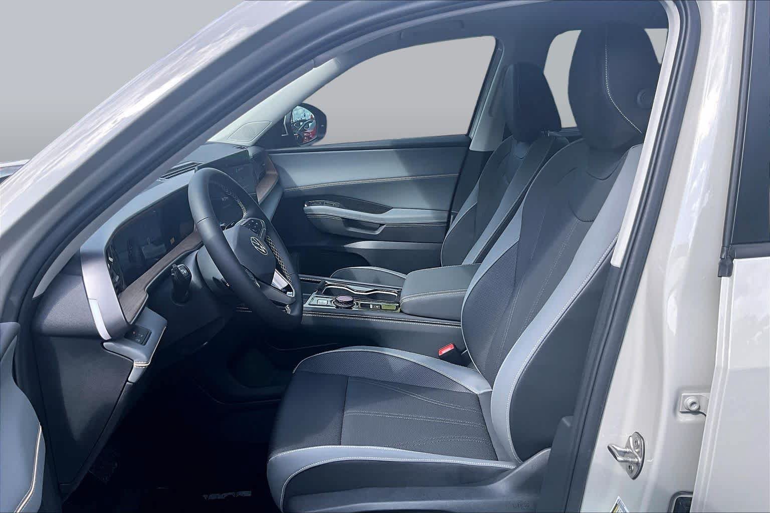 New 2027 Volkswagen Atlas SE FWD image 9