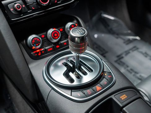 Used 2011 Audi R8 V8 image 59