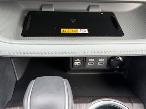 Used 2023 Toyota Highlander Limited AWD/4WD image 25