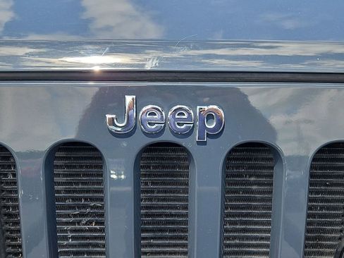 Used 2016 Jeep Wrangler Unlimited Rubicon w/ Connectivity Group AWD/4WD image 28