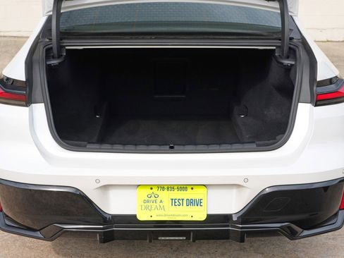 Used 2023 BMW 740i w/ Parking Assistance Package RWD image 10