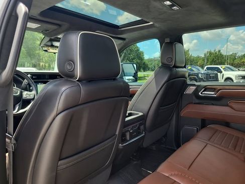 Used 2024 GMC Sierra 2500 Denali Ultimate AWD/4WD image 13
