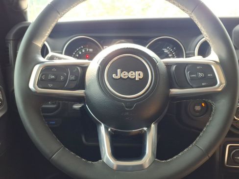 Used 2023 Jeep Wrangler Unlimited Sahara w/ Cold Weather Group AWD/4WD image 27