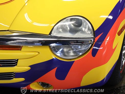Used 2005 Chevrolet SSR w/ Preferred Equipment Group RWD image 20