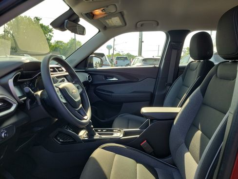 Used 2021 Chevrolet TrailBlazer LS FWD image 15