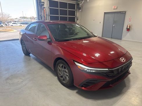 Used 2024 Hyundai Elantra SEL image 20