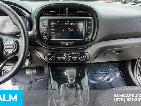 Used 2025 Kia Soul LX w/ LX Technology Package FWD image 38