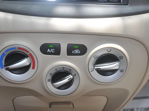 Used 2010 Hyundai Accent GLS w/ Premium Pkg 4 FWD image 29