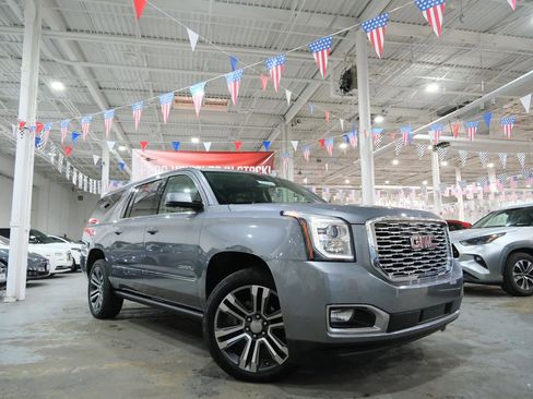 Used 2019 GMC Yukon XL Denali w/ Denali Ultimate Package image 2