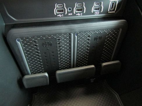 Used 2026 RAM 2500 Limited AWD/4WD image 20