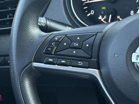 Used 2017 Nissan Rogue Sport SV image 17