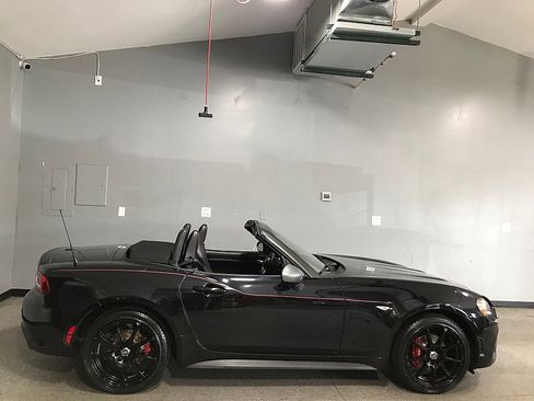 Used 2017 FIAT 124 Spider Abarth image 3