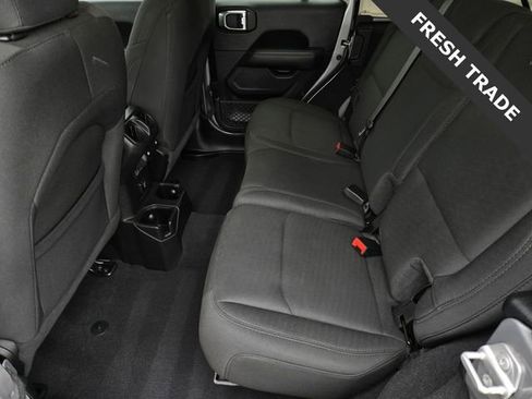 Used 2020 Jeep Wrangler Unlimited Sahara AWD/4WD image 13