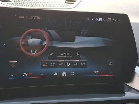 Used 2024 BMW X1 xDrive28i w/ Technology Package image 17