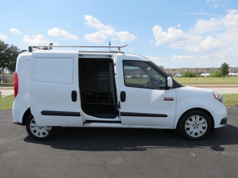 Used 2018 RAM ProMaster City Tradesman SLT image 12
