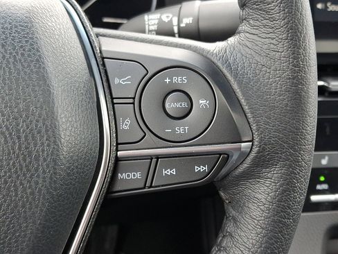 Certified 2021 Toyota Avalon XLE w/ Moonroof Package image 23