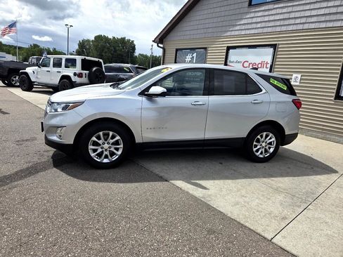 Used 2020 Chevrolet Equinox LT w/ Driver Convenience Package image 8