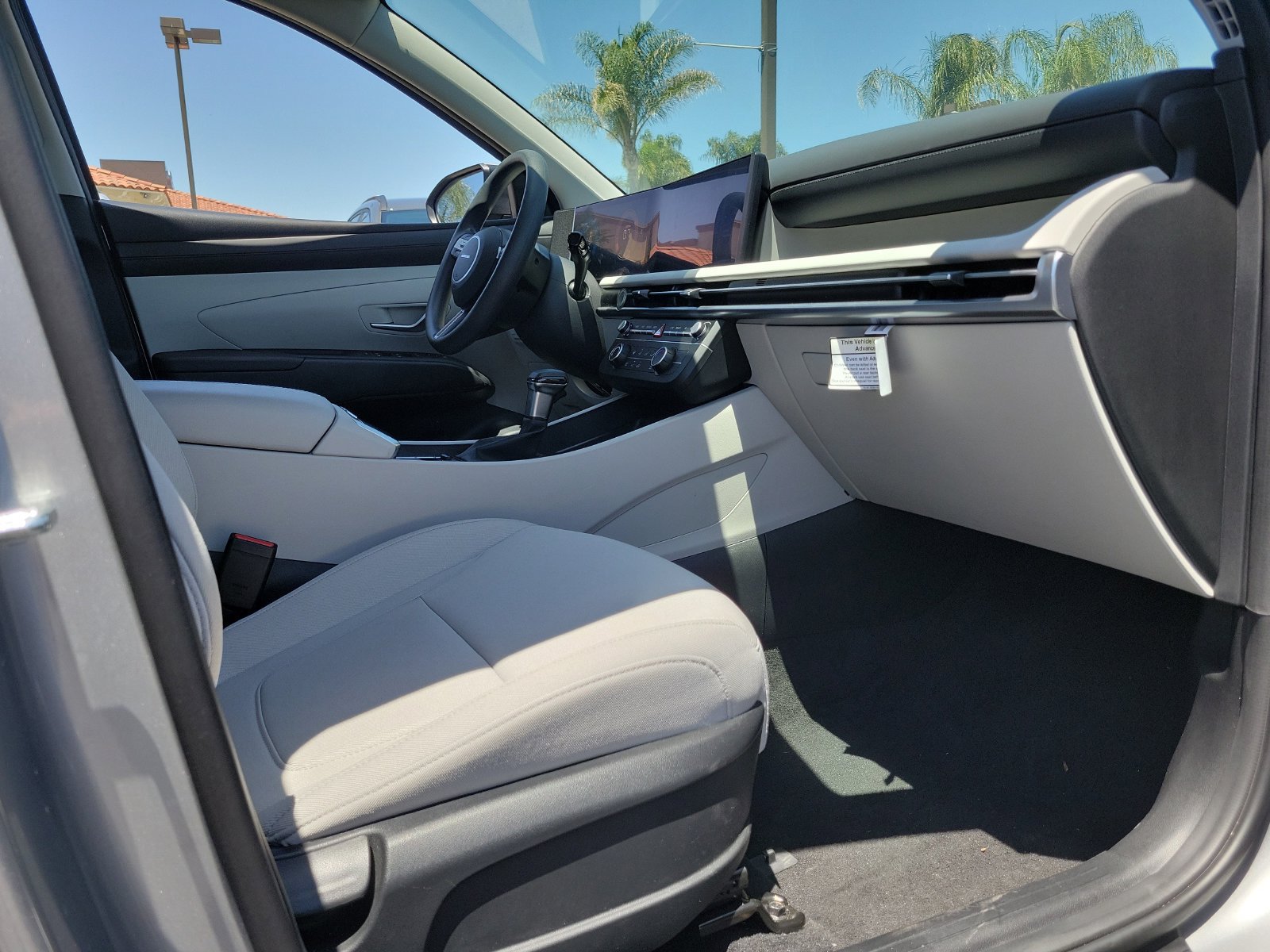 Used 2025 Hyundai Tucson SE FWD image 22