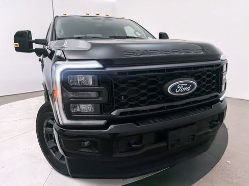 Used 2023 Ford F250 Lariat w/ Lariat Ultimate Package image 2