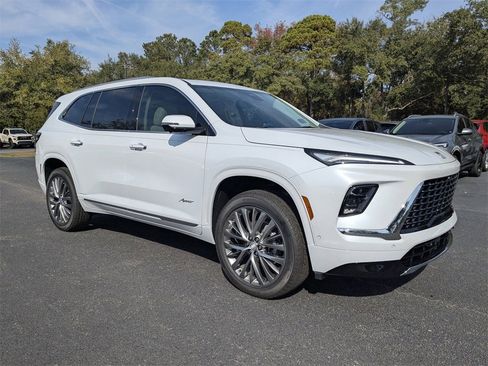 New 2026 Buick Enclave Avenir image 2