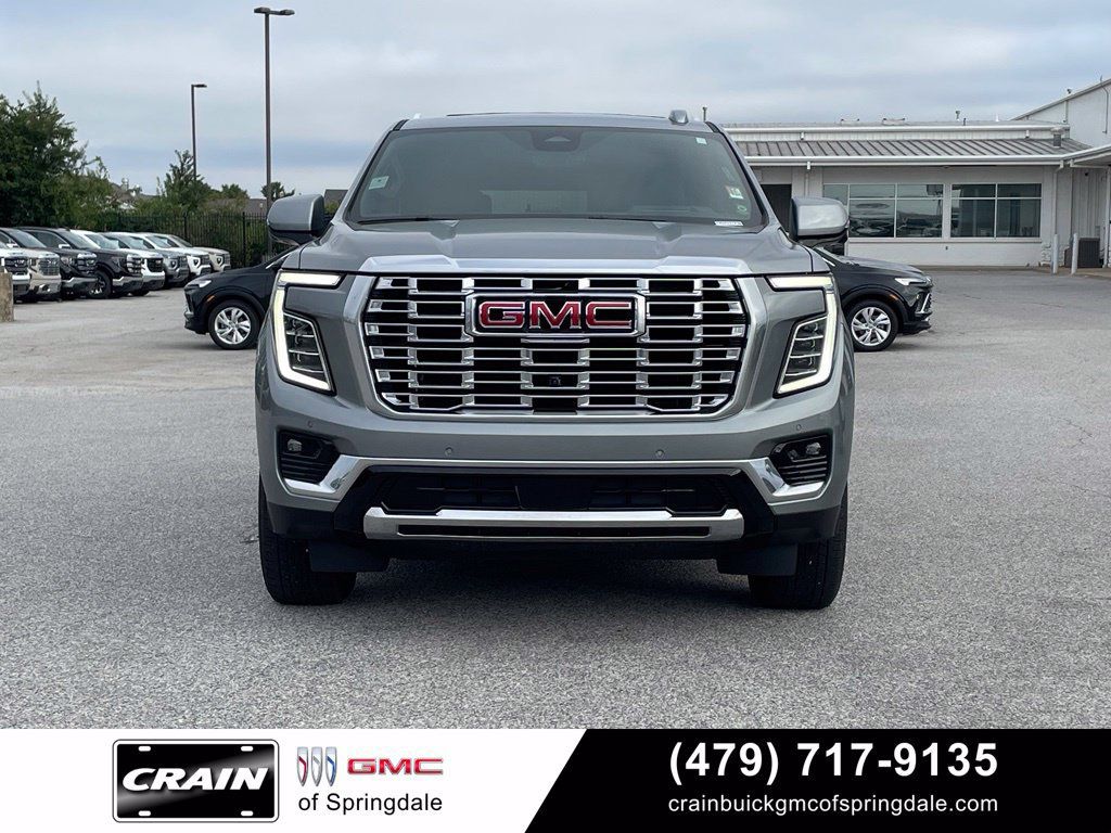 Used 2025 GMC Yukon Denali w/ Advanced Technology Package AWD/4WD image 2