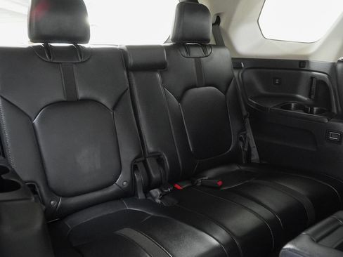 Used 2025 Honda Pilot EX-L image 42