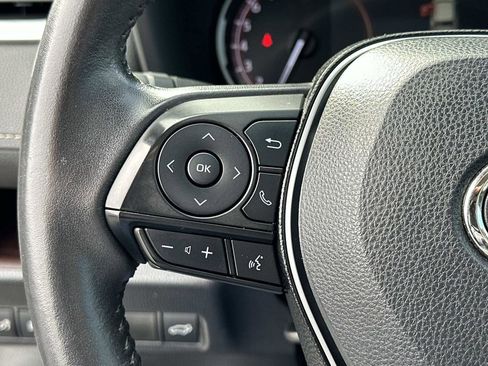 Used 2019 Toyota RAV4 Limited image 17